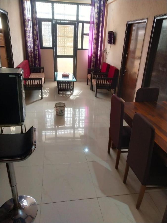 Mufis Homestay, Emerald Compound, New Palam Vihar-2 Gurgaon Exterior foto