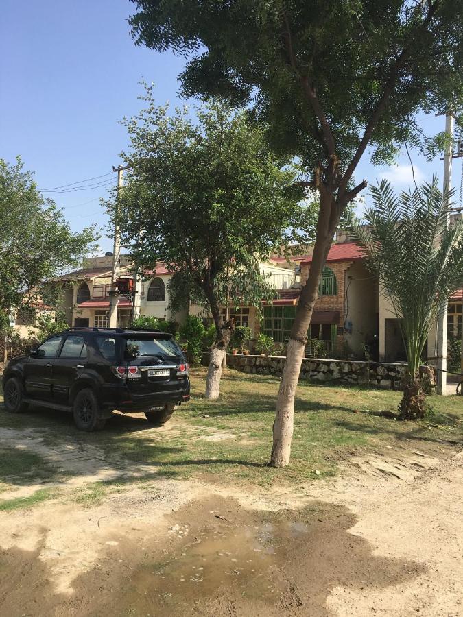 Mufis Homestay, Emerald Compound, New Palam Vihar-2 Gurgaon Exterior foto